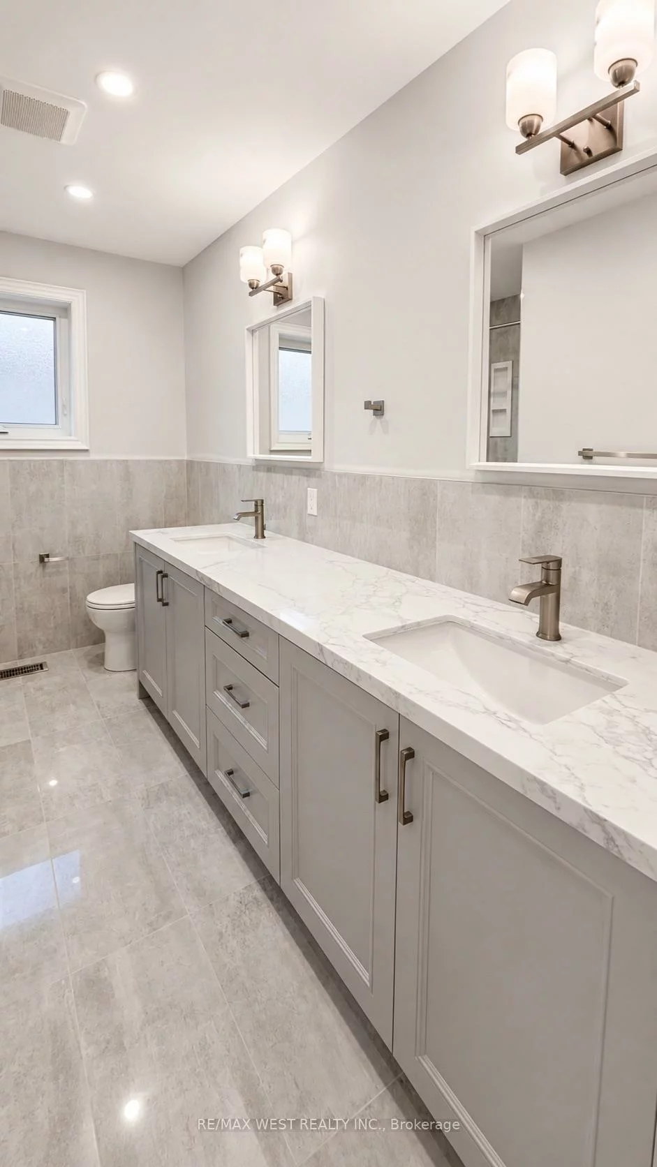 65, Foch, Alderwood, Toronto