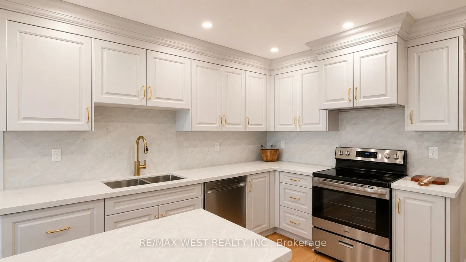 65, Foch, Alderwood, Toronto