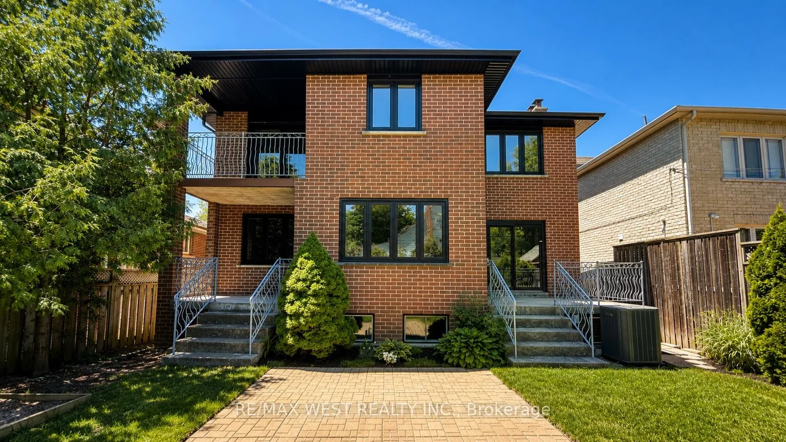 65, Foch, Alderwood, Toronto