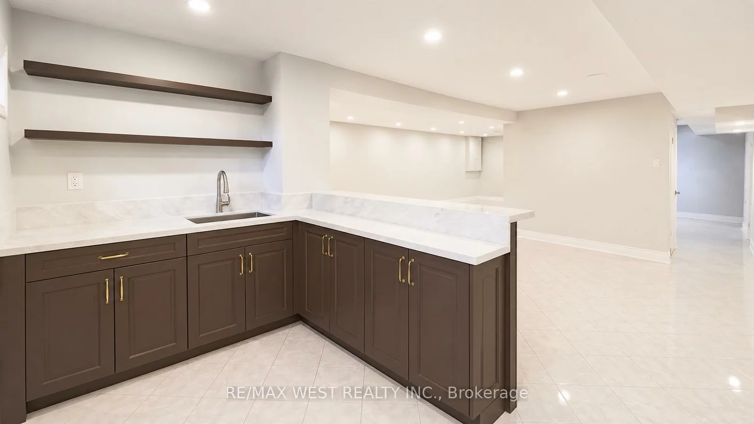 65, Foch, Alderwood, Toronto