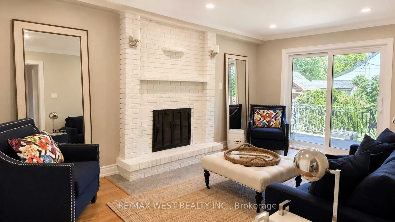65, Foch, Alderwood, Toronto