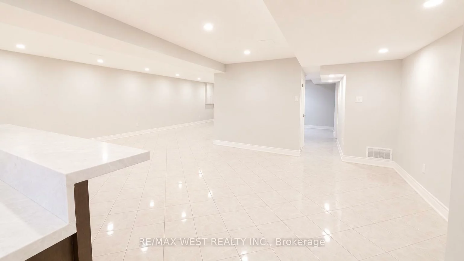 65, Foch, Alderwood, Toronto