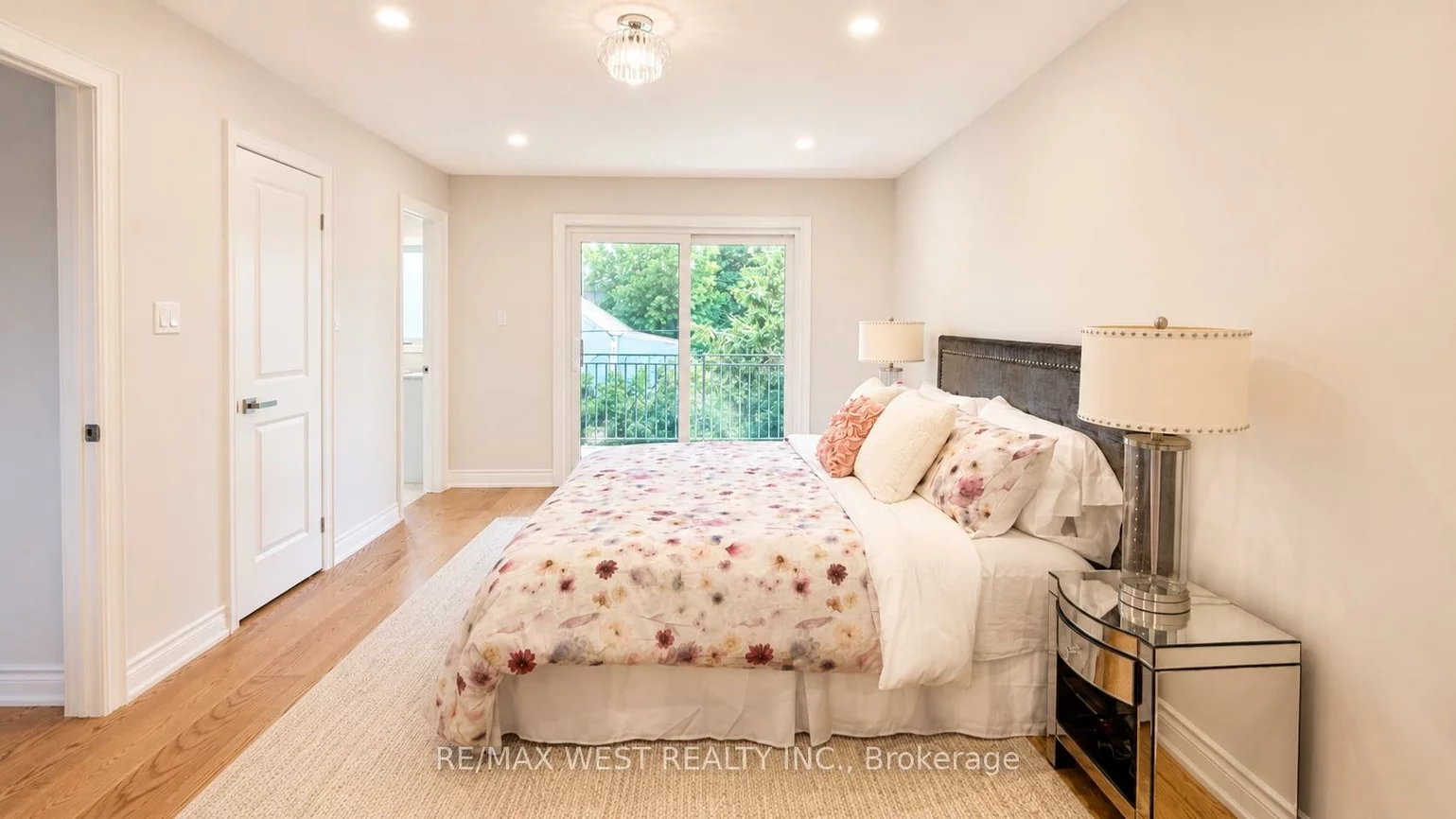 65, Foch, Alderwood, Toronto