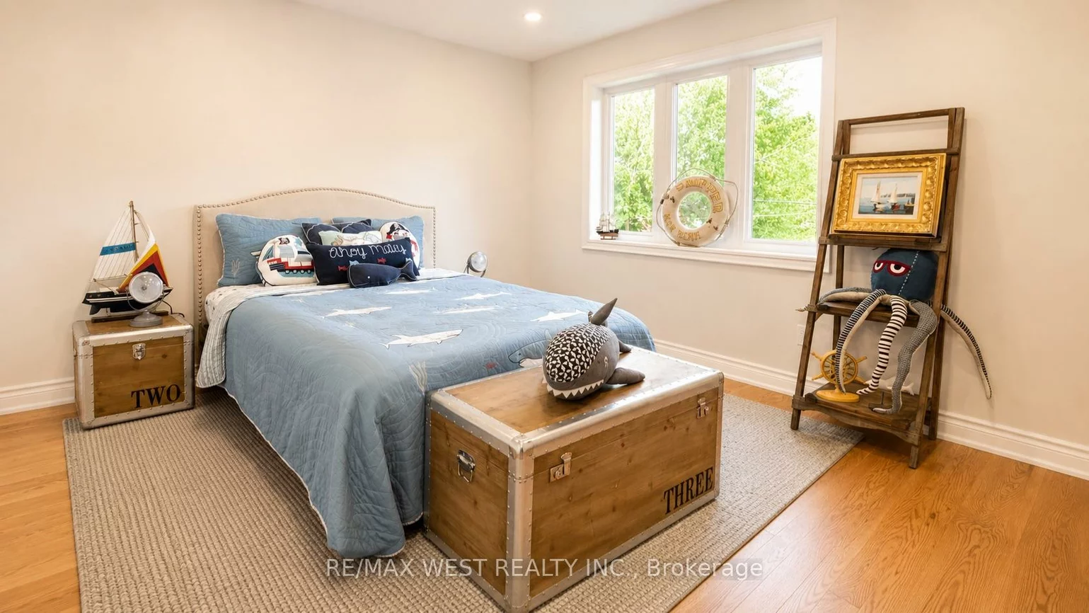 65, Foch, Alderwood, Toronto