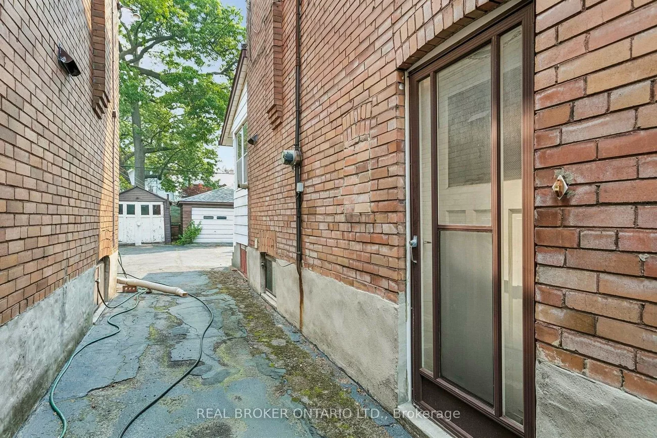 401, Willard, Runnymede-Bloor West Village, Toronto