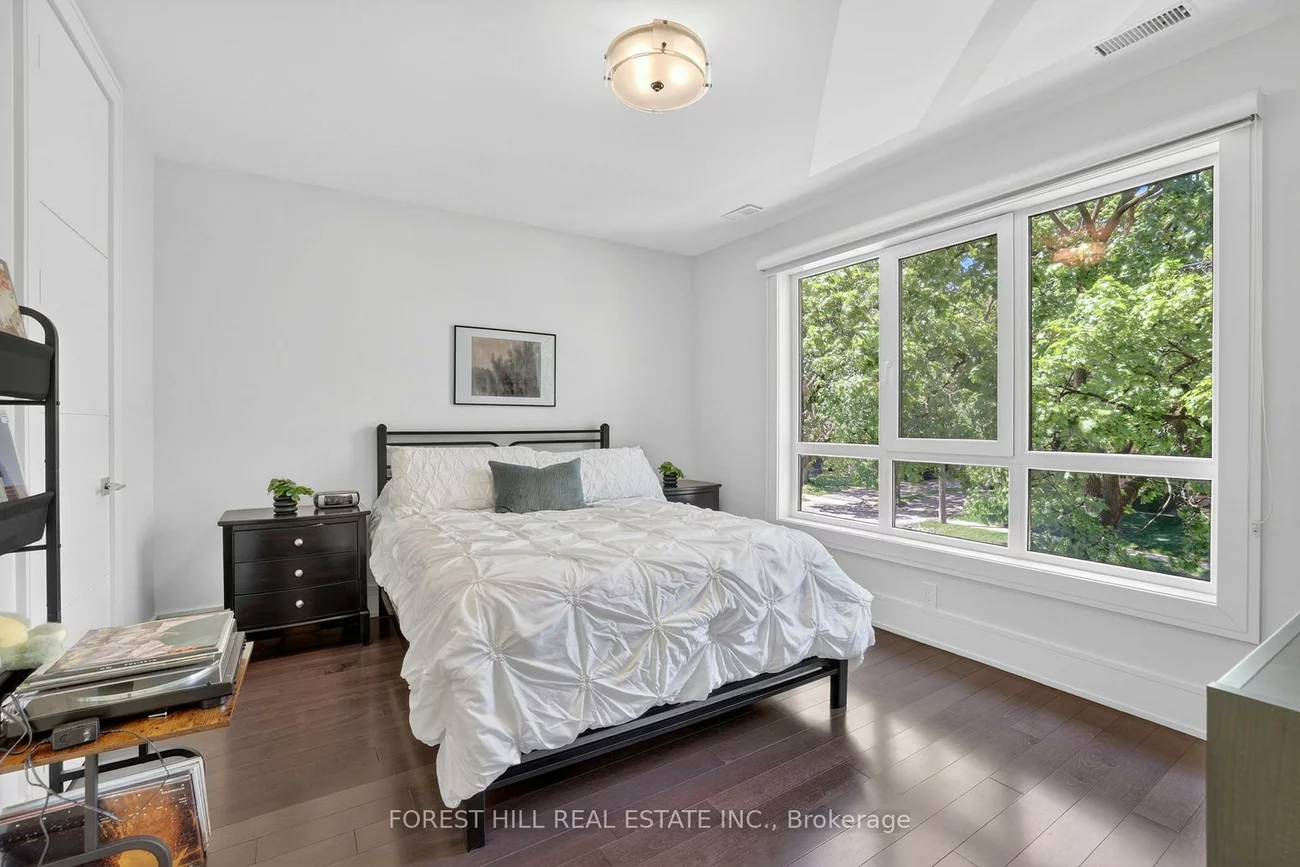 51, Greenfield, Islington-City Centre West, Toronto