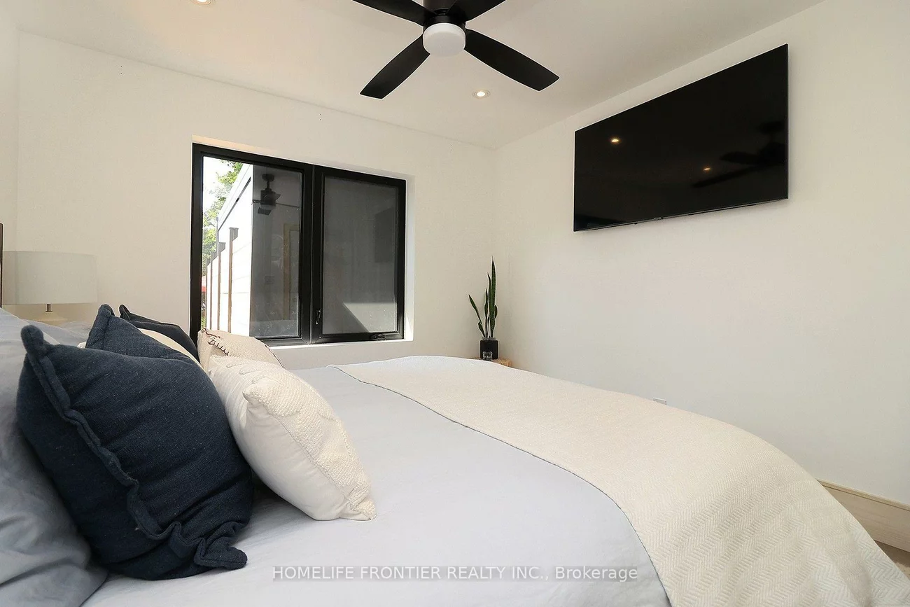 23, Whaley, Alderwood, Toronto
