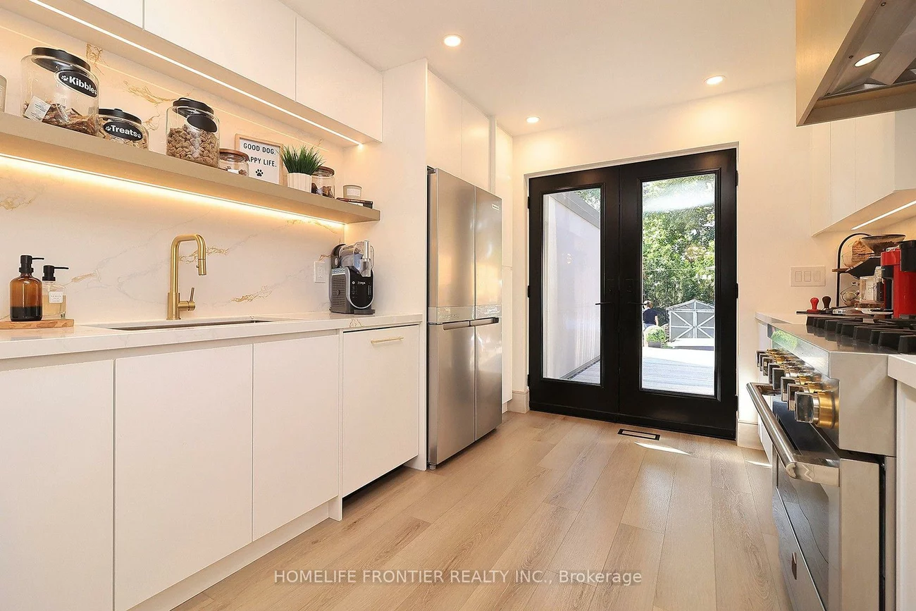 23, Whaley, Alderwood, Toronto