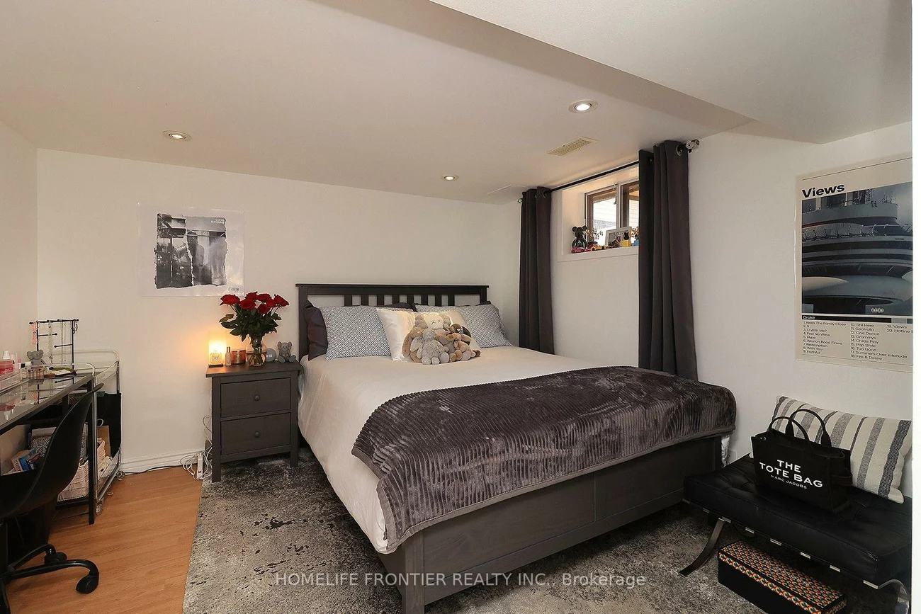 23, Whaley, Alderwood, Toronto