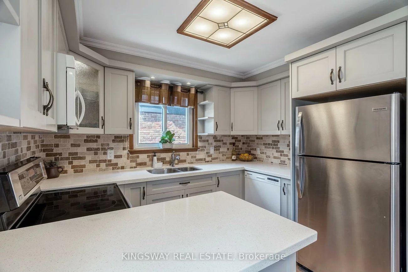 121, Lake, Mimico, Toronto