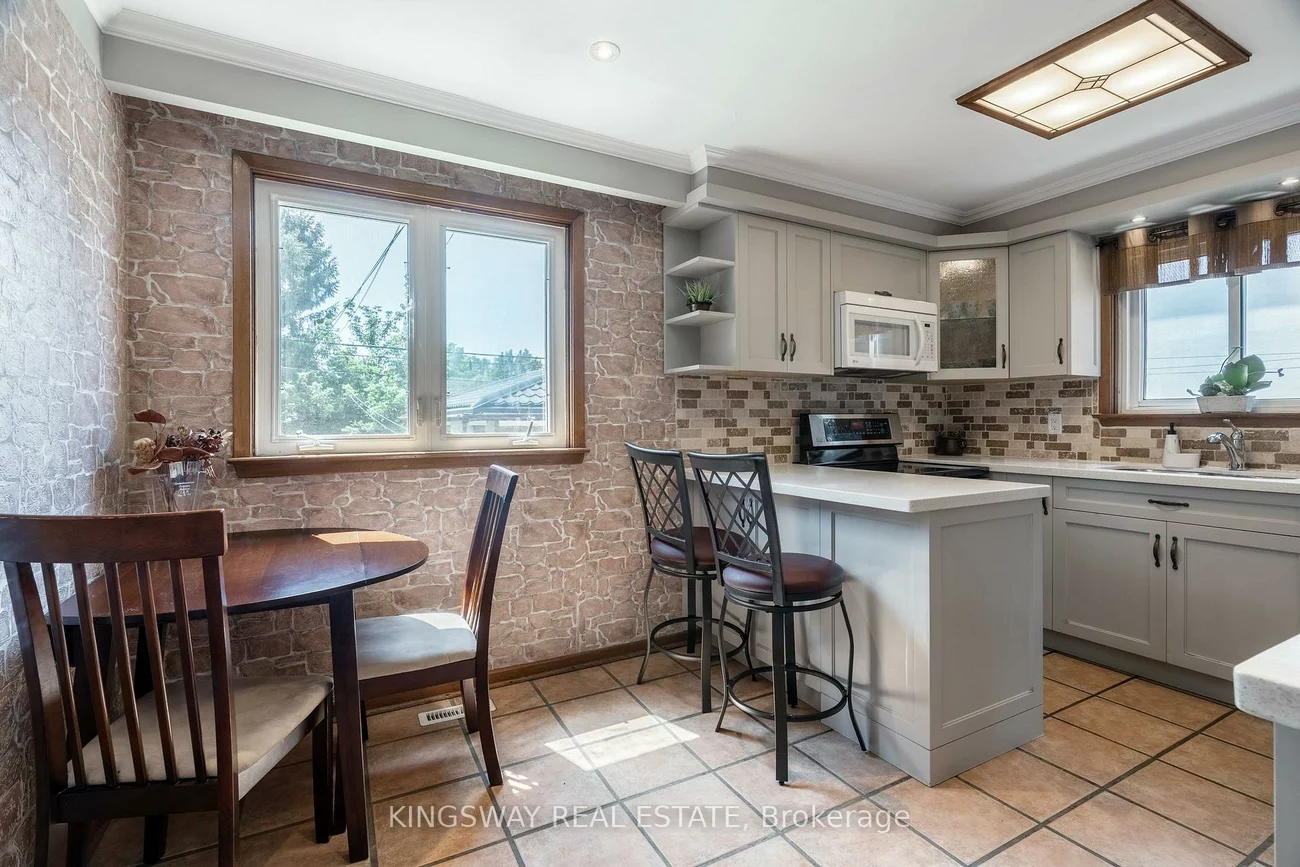 121, Lake, Mimico, Toronto