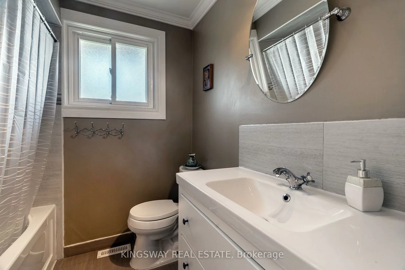 121, Lake, Mimico, Toronto