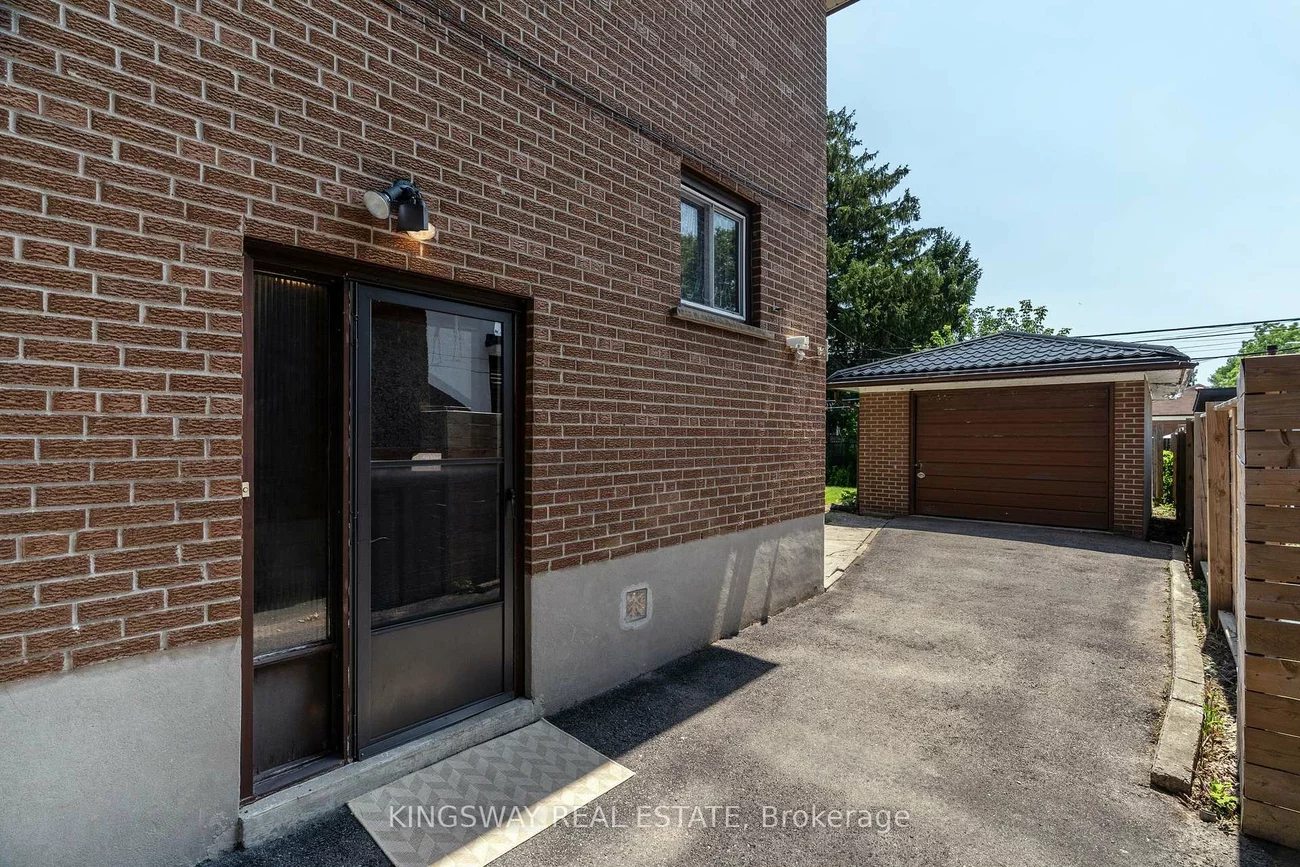 121, Lake, Mimico, Toronto
