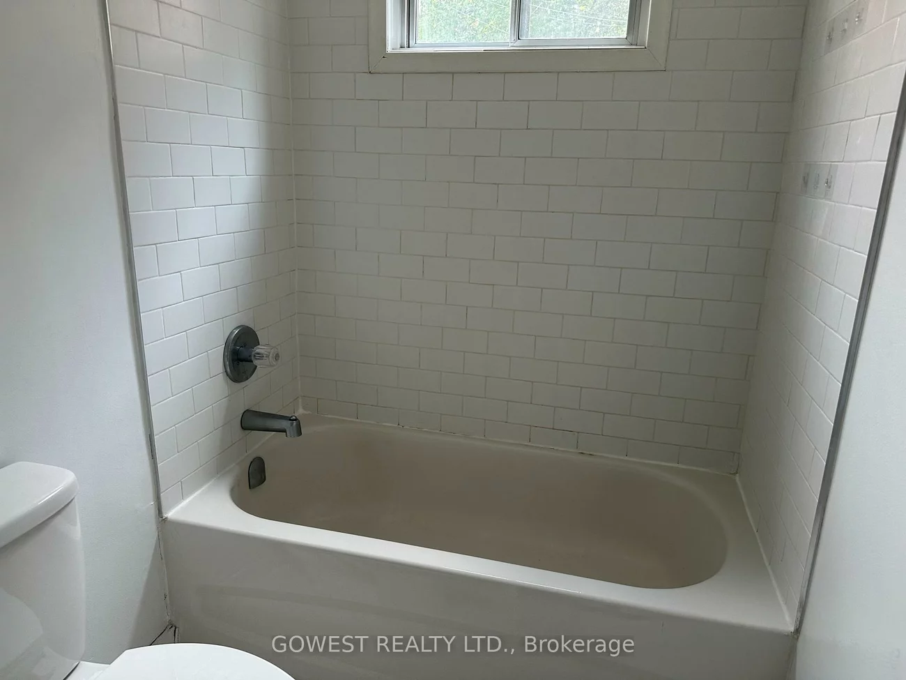 30, Grenadier, Roncesvalles, Toronto