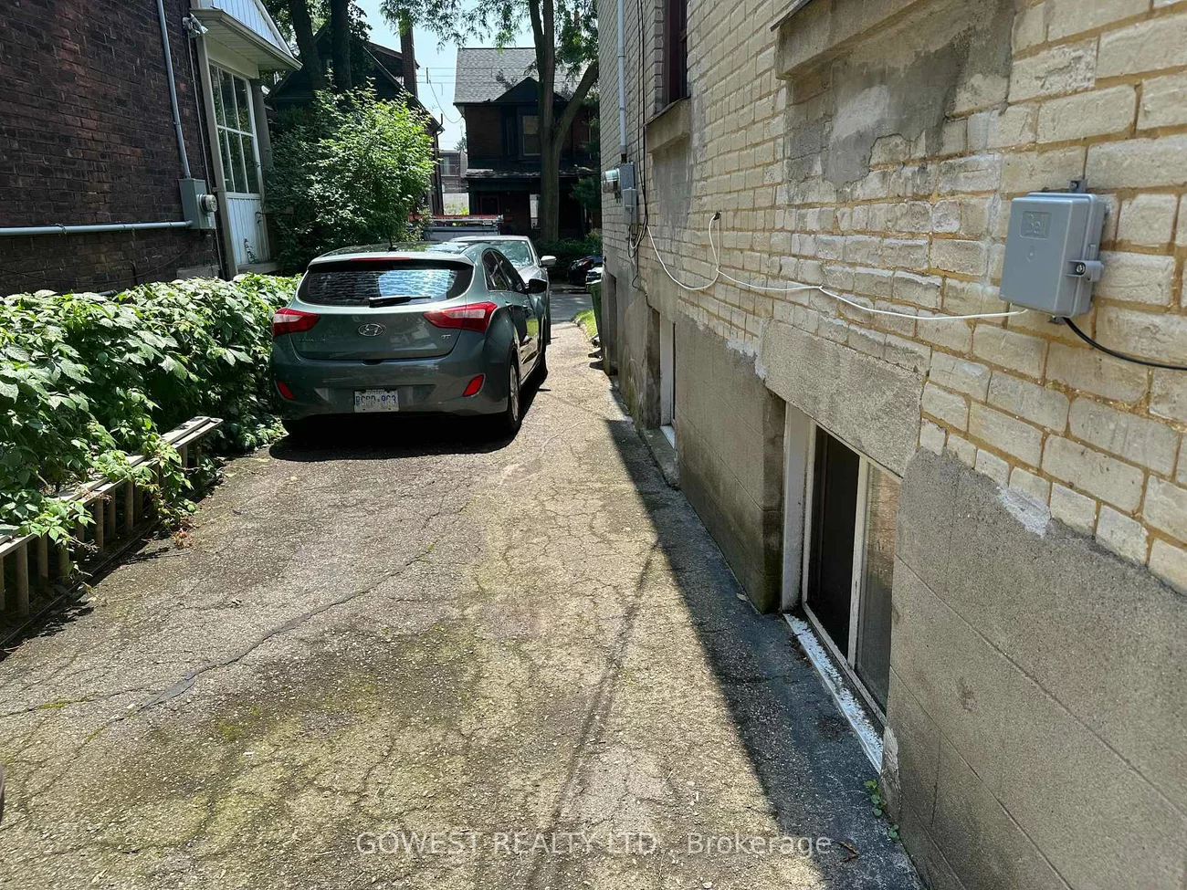 30, Grenadier, Roncesvalles, Toronto