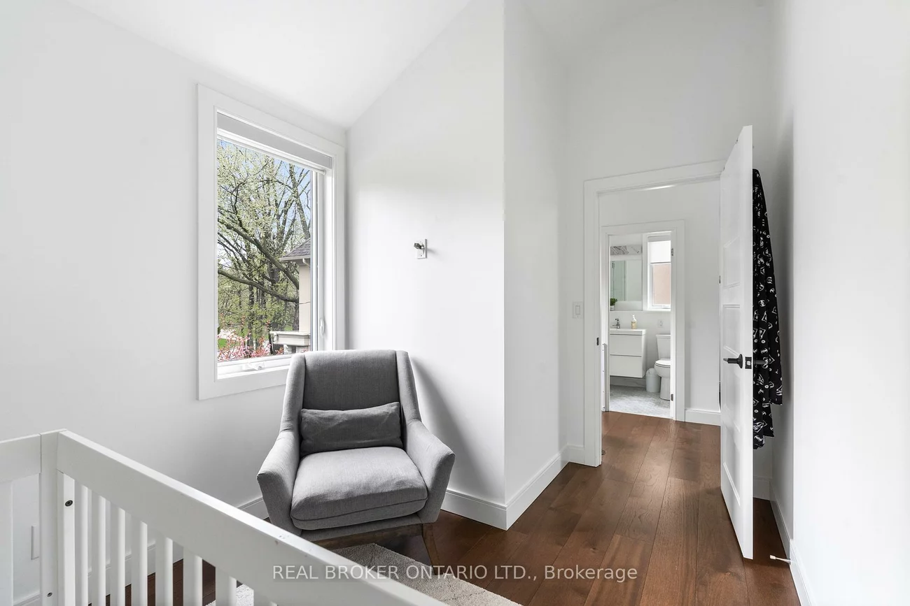 17, Old Oak, Kingsway South, Toronto