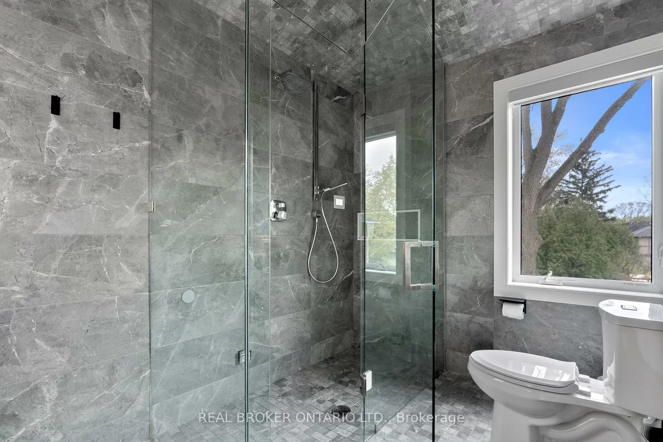 17, Old Oak, Kingsway South, Toronto