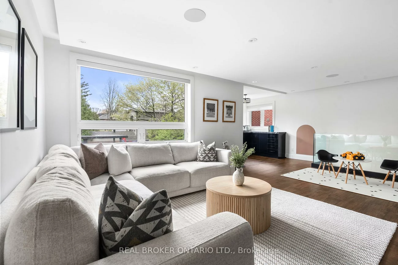17, Old Oak, Kingsway South, Toronto