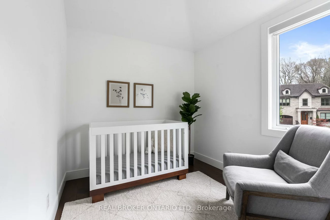 17, Old Oak, Kingsway South, Toronto
