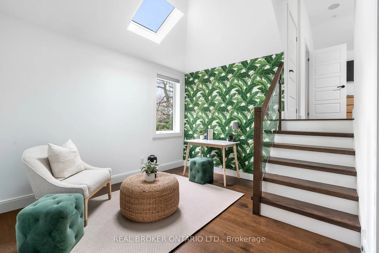 17, Old Oak, Kingsway South, Toronto