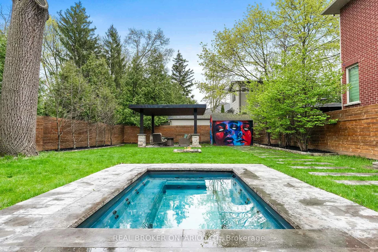 17, Old Oak, Kingsway South, Toronto