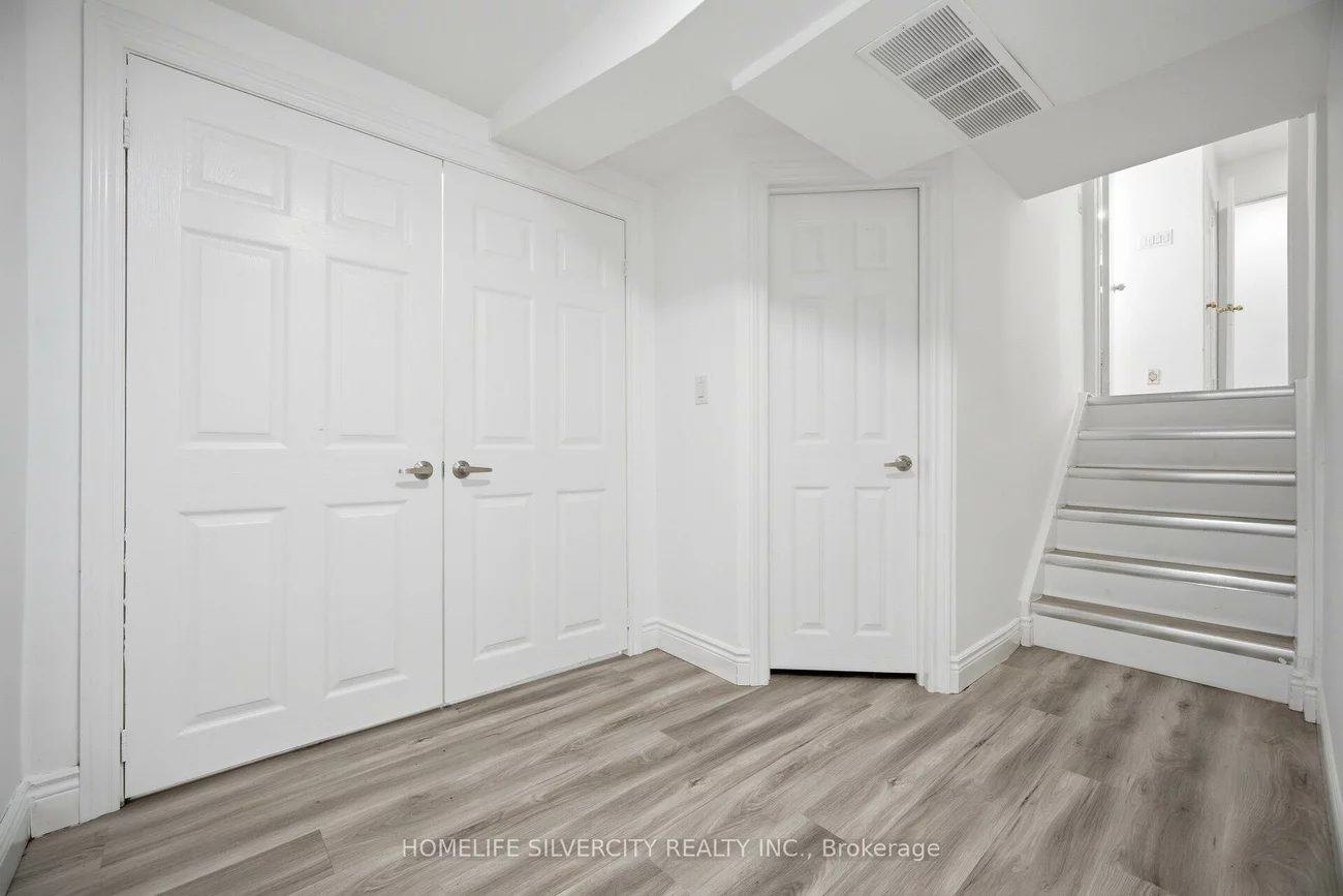 29, Brookmere, Rexdale-Kipling, Toronto