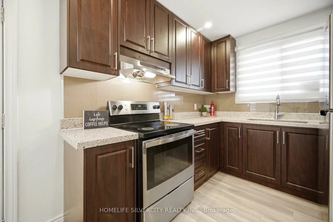 29, Brookmere, Rexdale-Kipling, Toronto