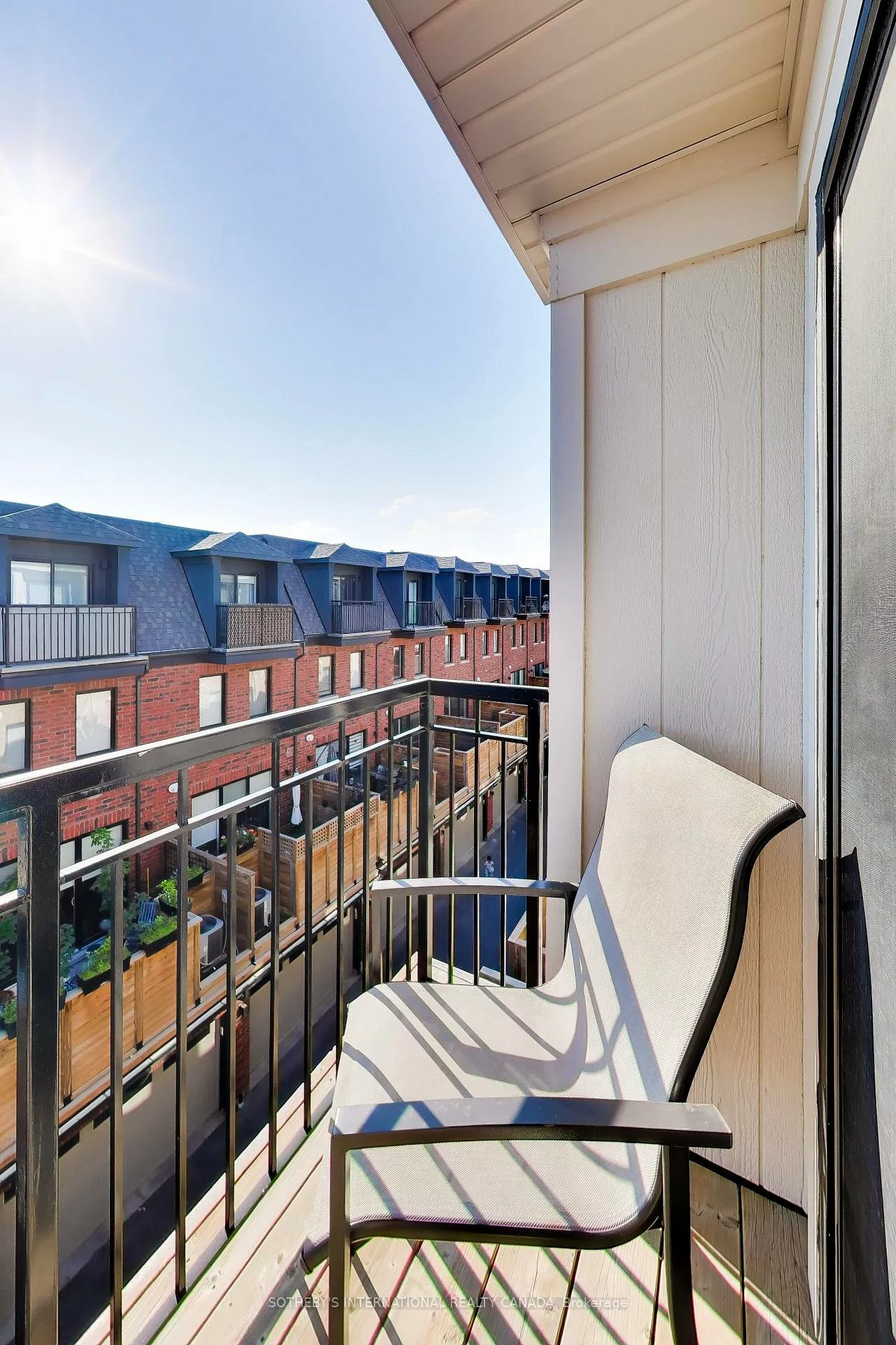80, Daisy, Long Branch, Toronto