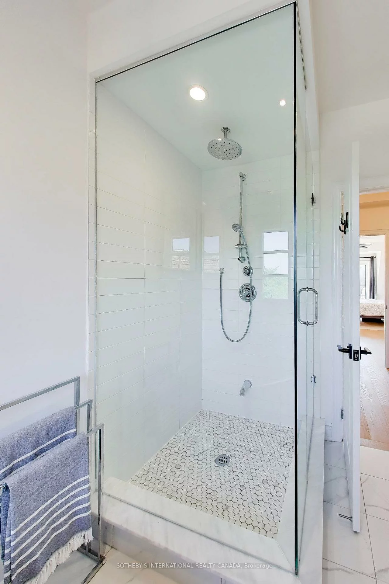 80, Daisy, Long Branch, Toronto
