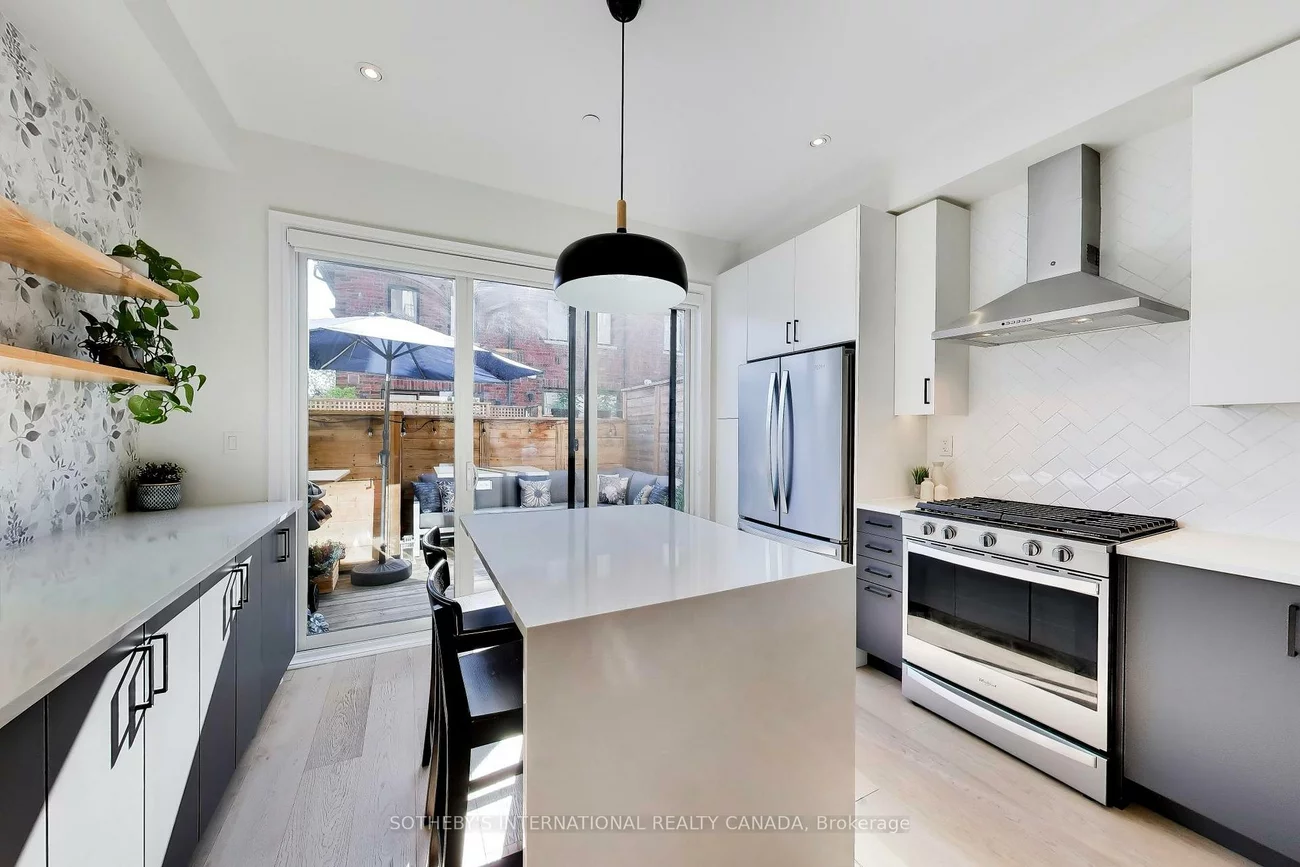 80, Daisy, Long Branch, Toronto