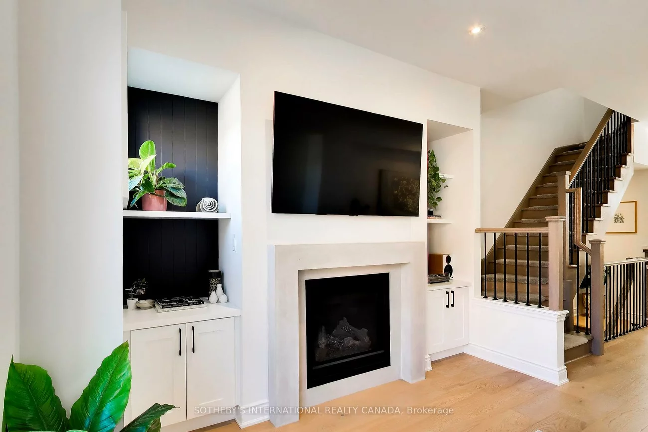 80, Daisy, Long Branch, Toronto