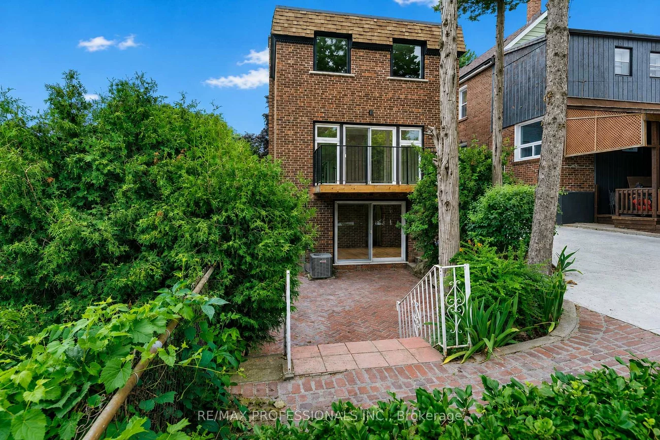 19, Arnold, Rockcliffe-Smythe, Toronto