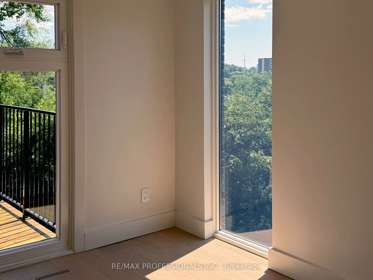 19, Arnold, Rockcliffe-Smythe, Toronto