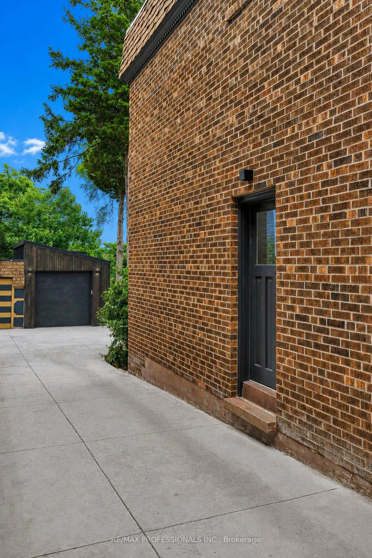 19, Arnold, Rockcliffe-Smythe, Toronto