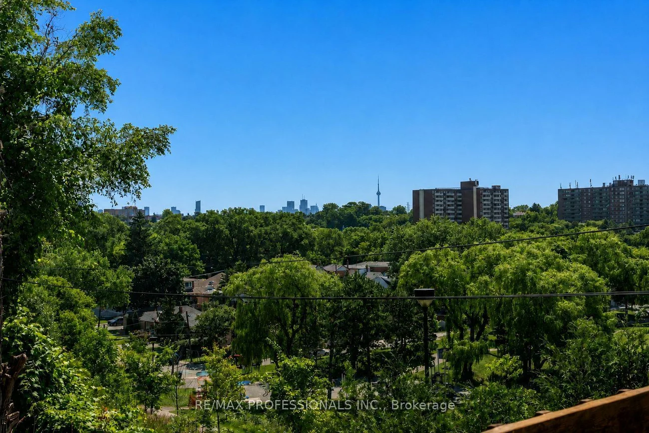 19, Arnold, Rockcliffe-Smythe, Toronto