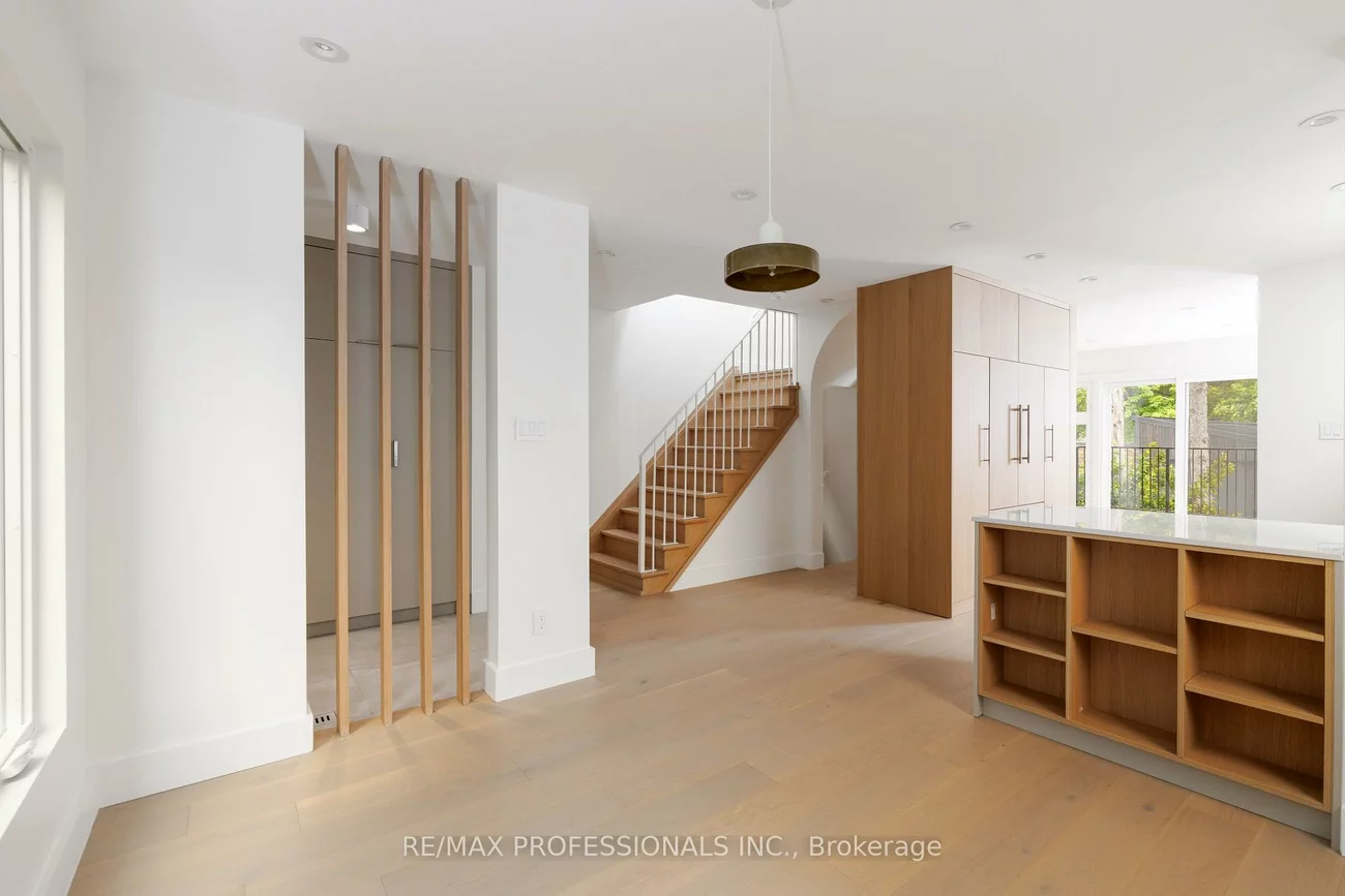 19, Arnold, Rockcliffe-Smythe, Toronto