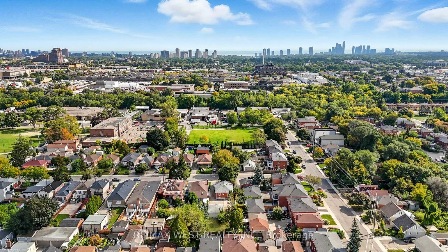38, Feltham, Junction Area, Toronto