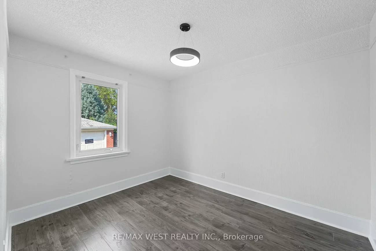 38, Feltham, Junction Area, Toronto