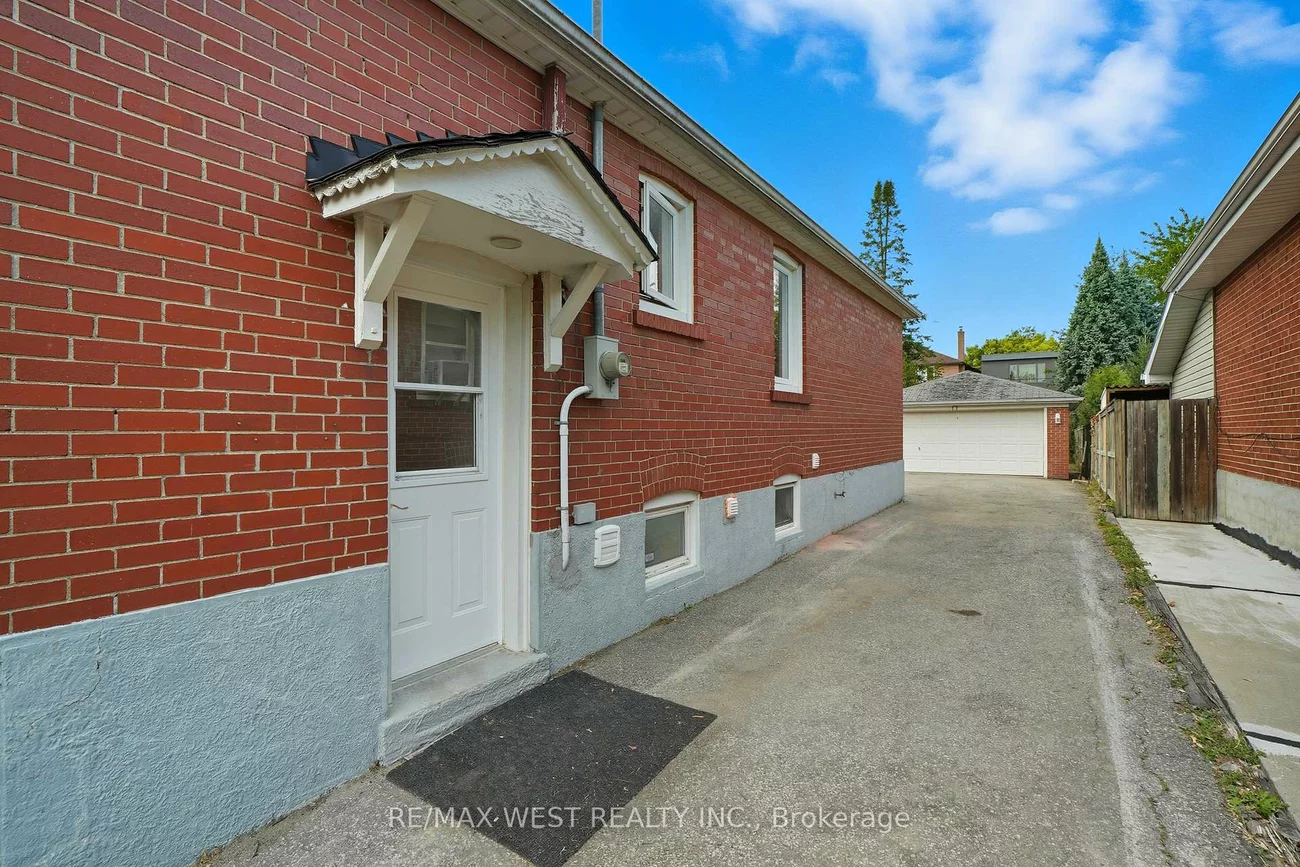 38, Feltham, Junction Area, Toronto