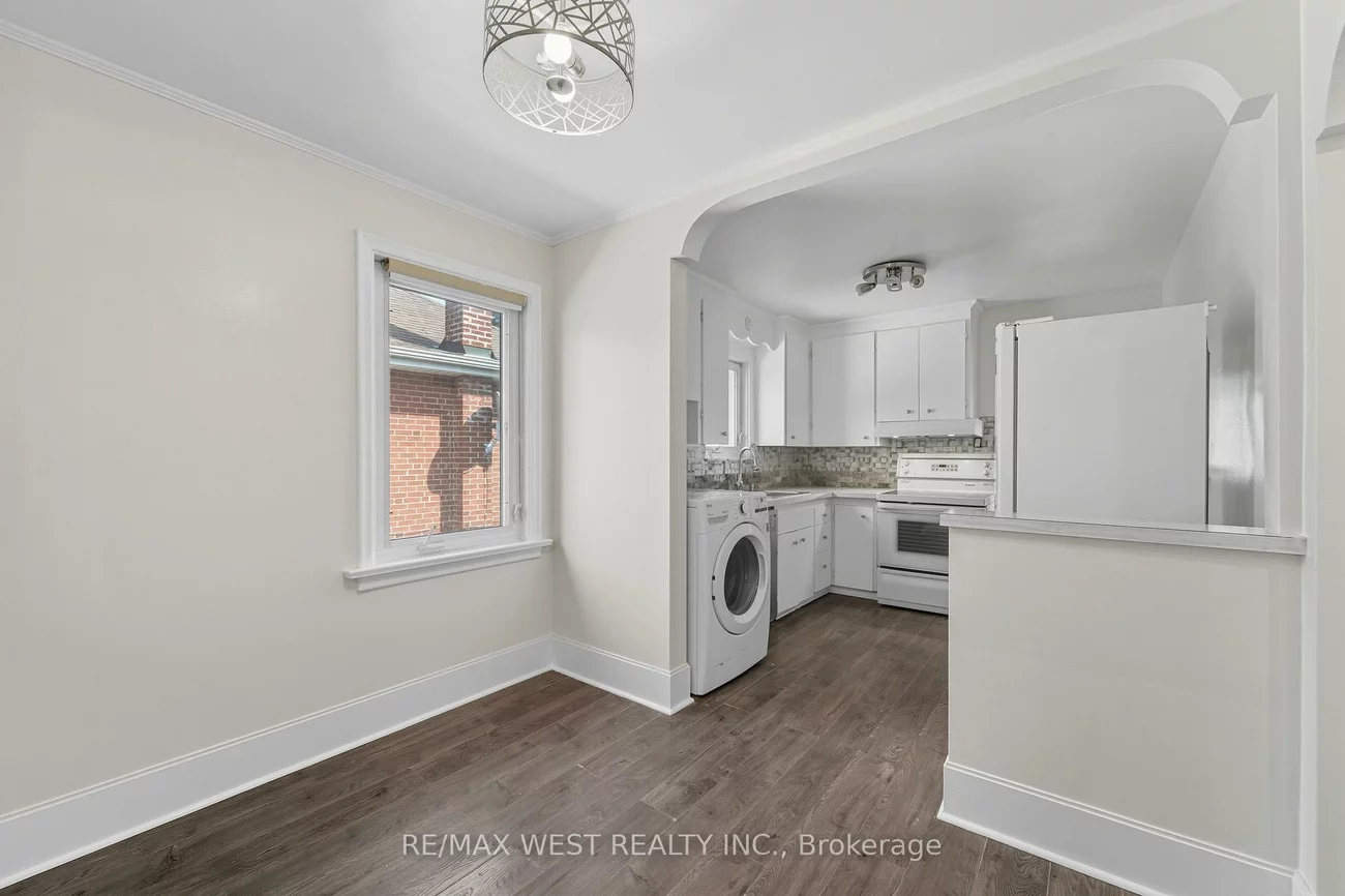 38, Feltham, Junction Area, Toronto