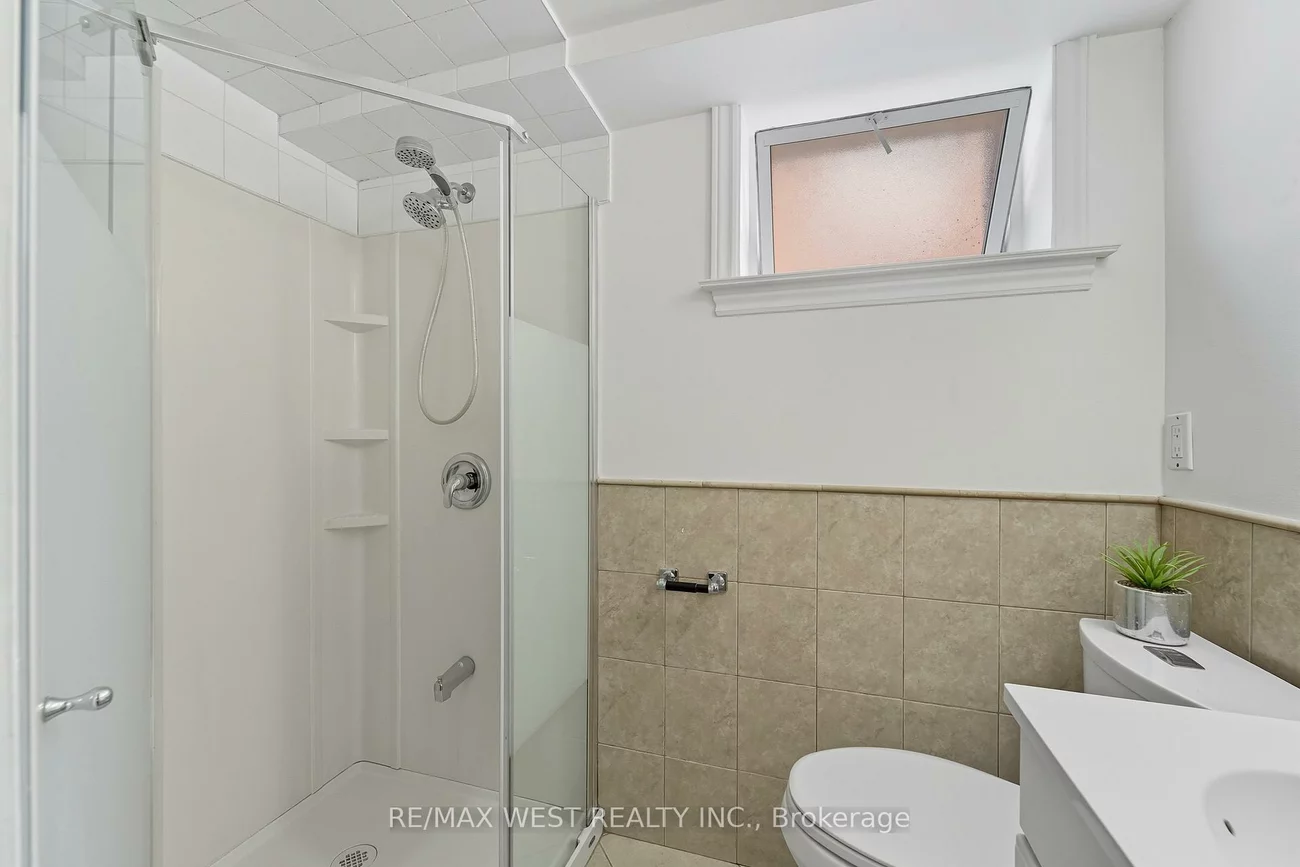 38, Feltham, Junction Area, Toronto