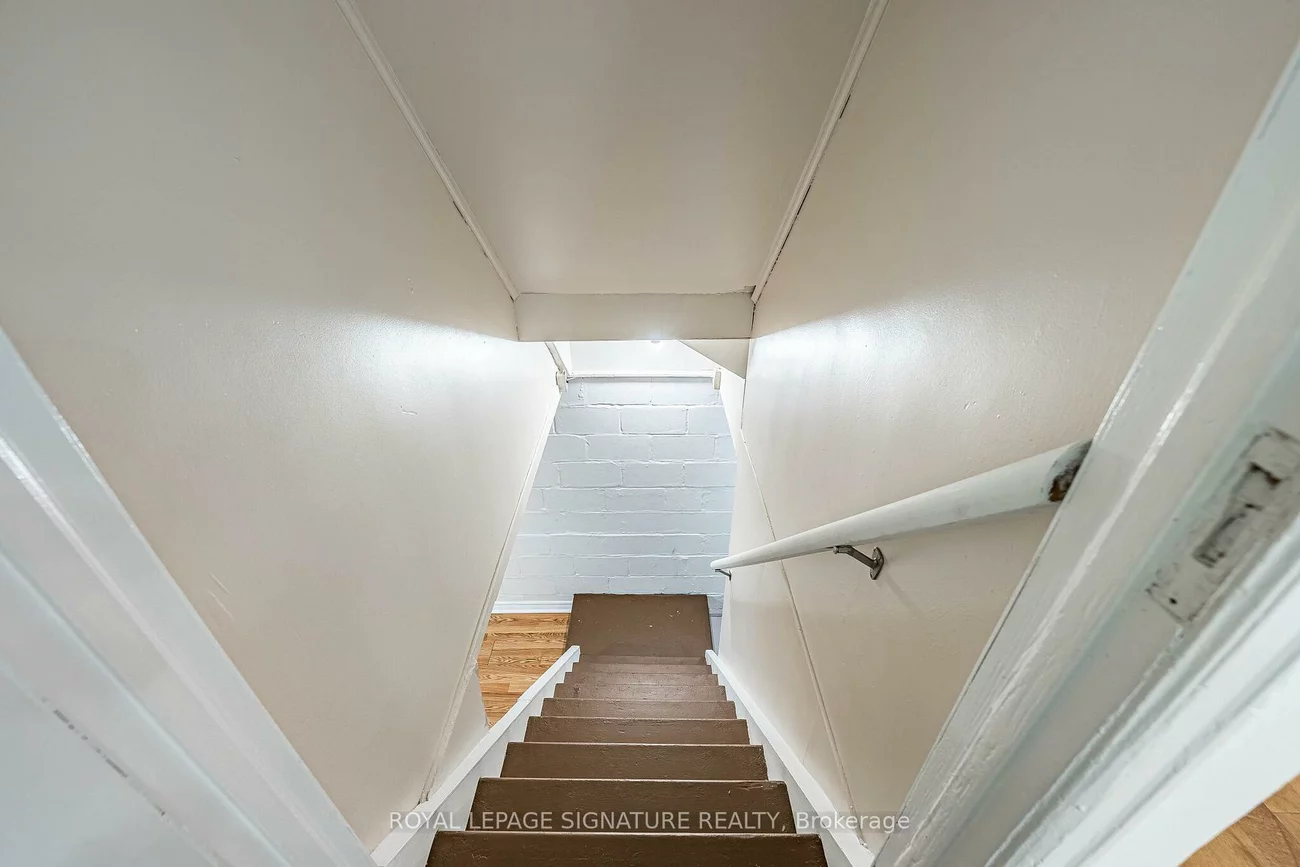 7, Putney, Alderwood, Toronto