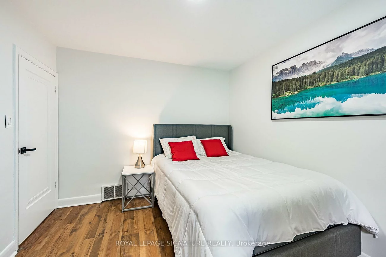 7, Putney, Alderwood, Toronto