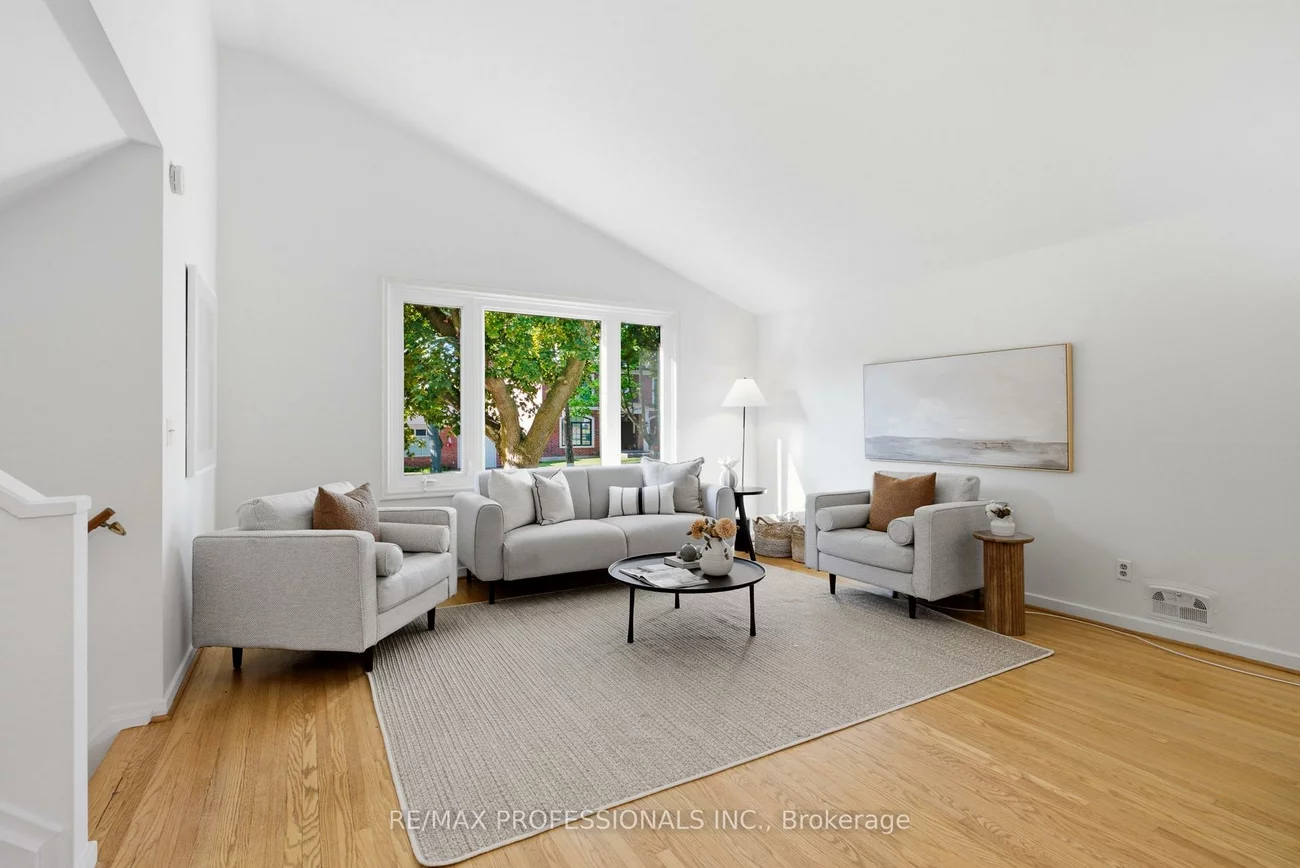 89, Glen Agar, Princess-Rosethorn, Toronto