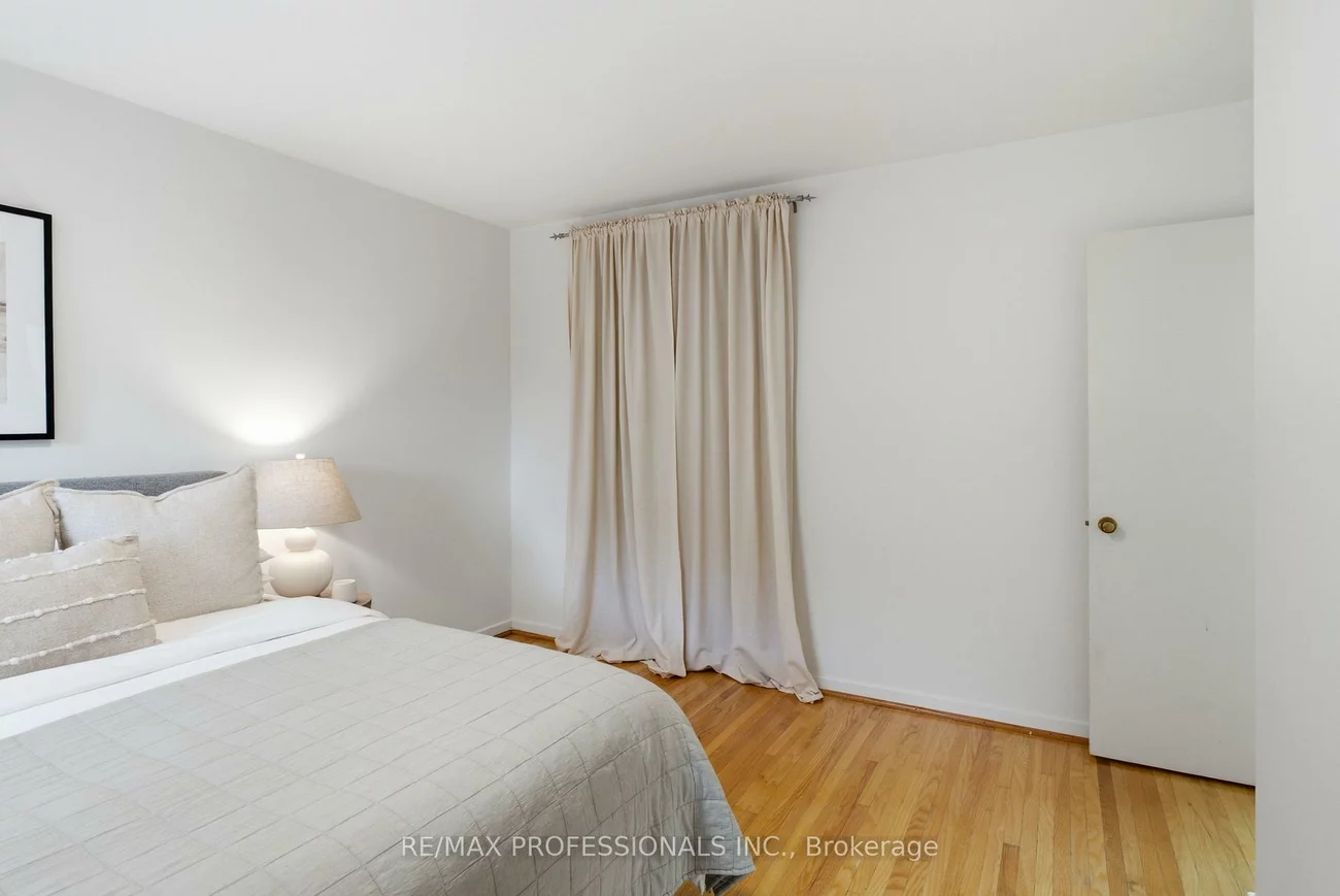 89, Glen Agar, Princess-Rosethorn, Toronto