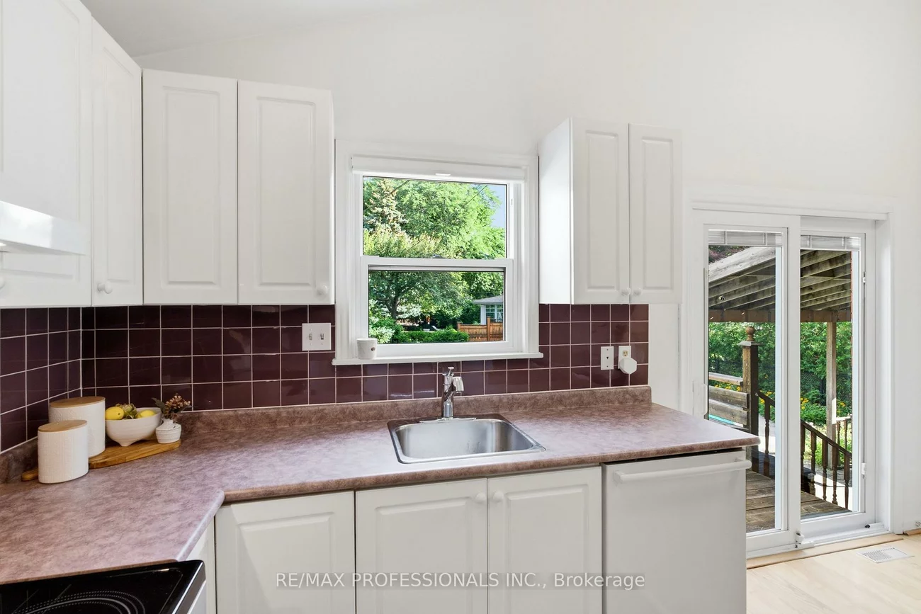 89, Glen Agar, Princess-Rosethorn, Toronto