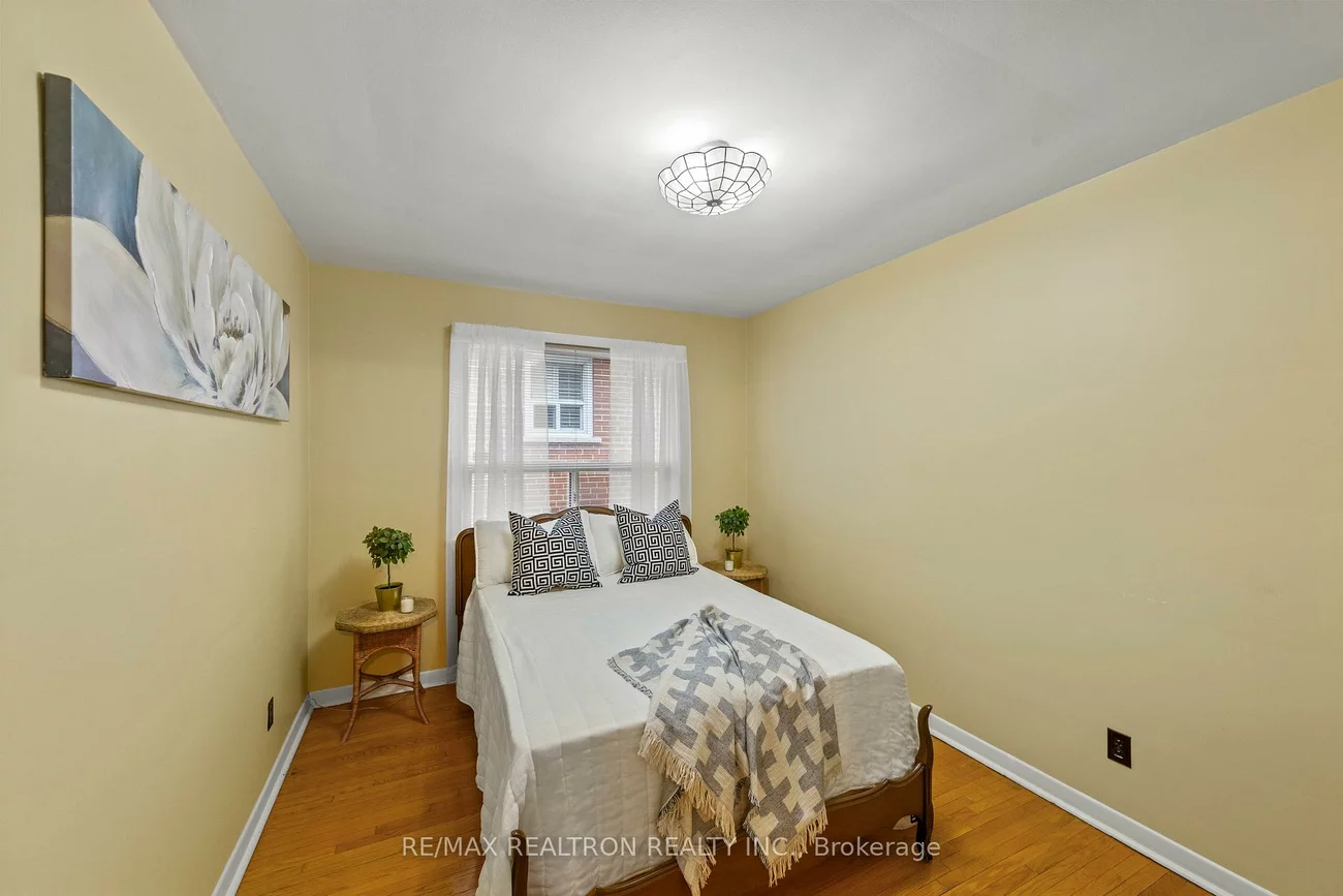 1144, Glengrove, Yorkdale-Glen Park, Toronto