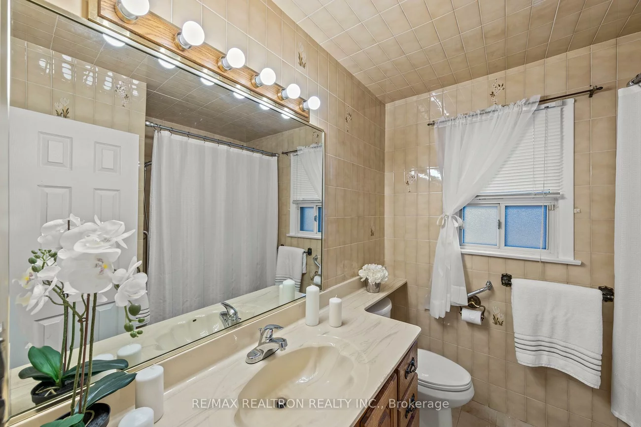 1144, Glengrove, Yorkdale-Glen Park, Toronto