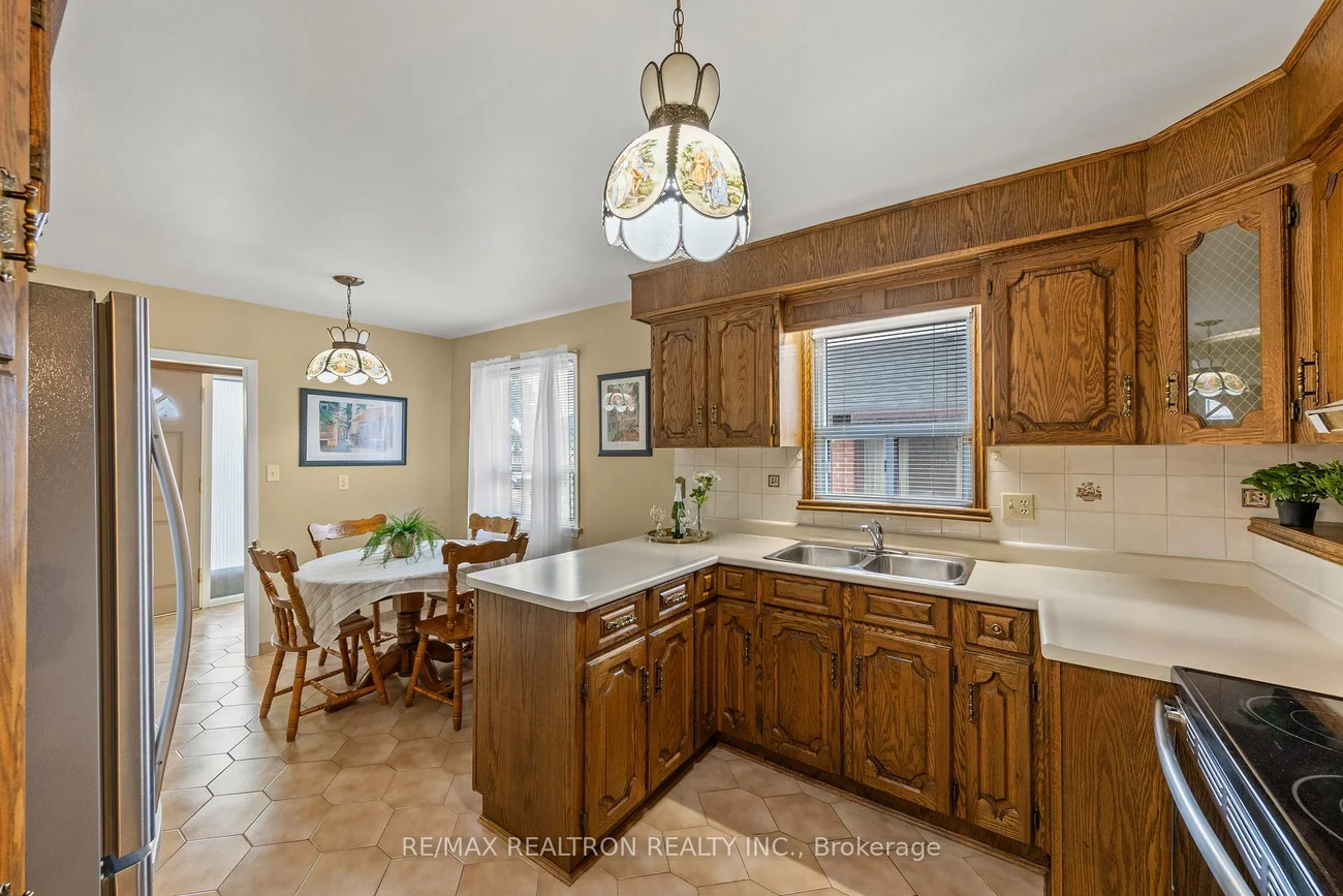 1144, Glengrove, Yorkdale-Glen Park, Toronto