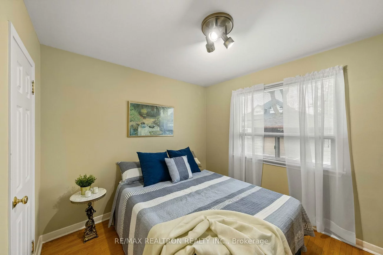 1144, Glengrove, Yorkdale-Glen Park, Toronto